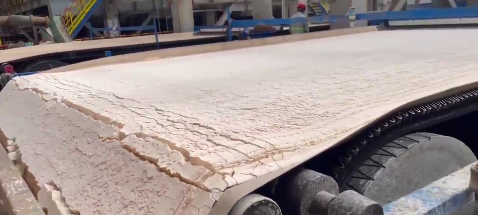 Sebanyak 14 filter vakum sabuk berhasil dioperasikan di Laos.