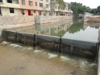 Penghalang Banjir Bendungan Karet Bendungan Berisi Air Tiup